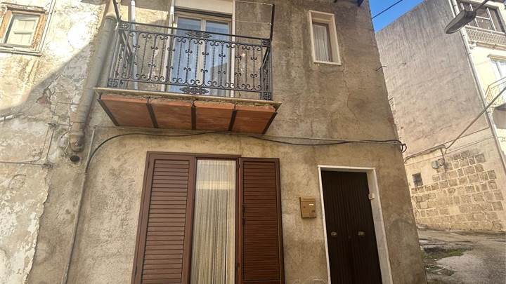 Casa singola in Vendita a Mussomeli  via villalba