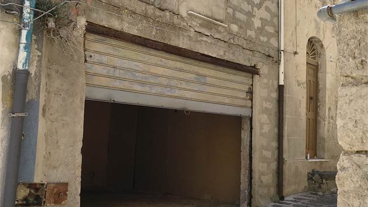 Garage in Vendita a Mussomeli (CL)