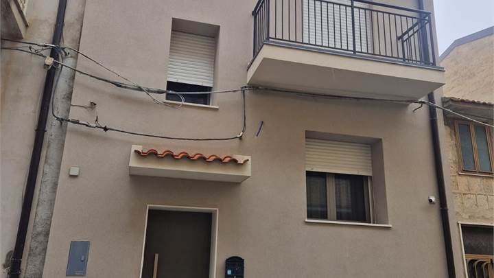 Casa singola in Vendita a Mussomeli (CL)  in via Pietro Mignosi 