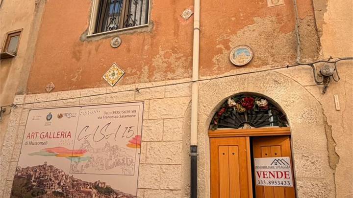 Casa singola in Vendita a Mussomeli (CL) in via Salamone