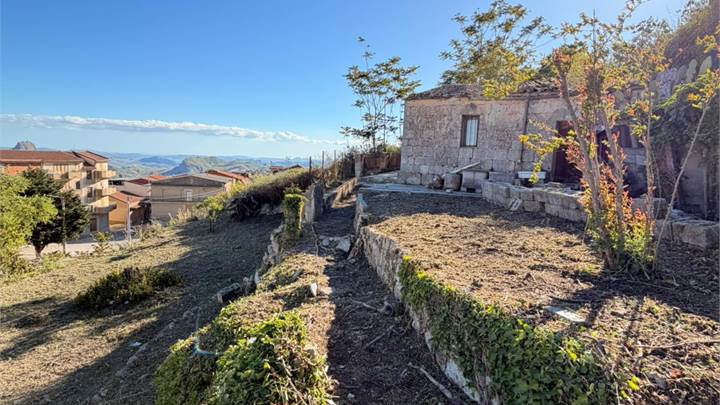 Casa singola in Vendita a Mussomeli (CL) VIALE OLIMPIA 